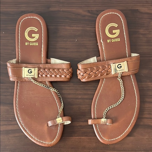 G by Guess Camel Brown Toe Ring Sandals - Picture 1 of 6